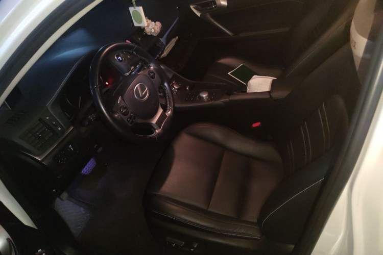 Used Lexus CT 2014 CT200h Elite Edition Monochrome Left Front Seat