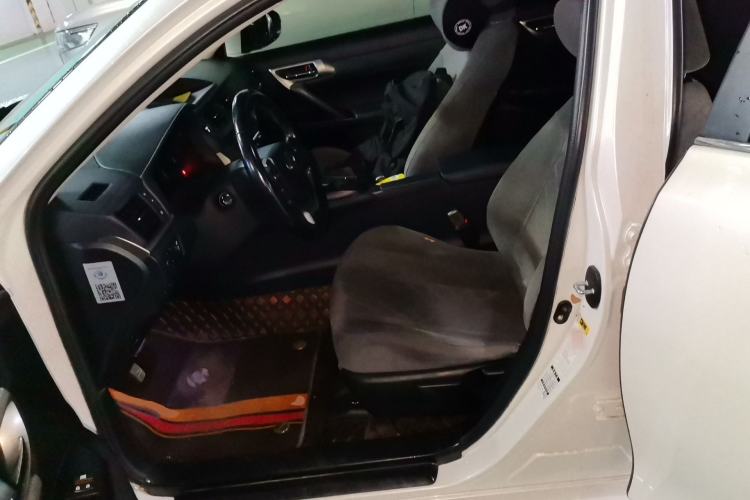 Used Lexus CT 2014 CT200h Elite Edition Monochrome Left Front Seat
