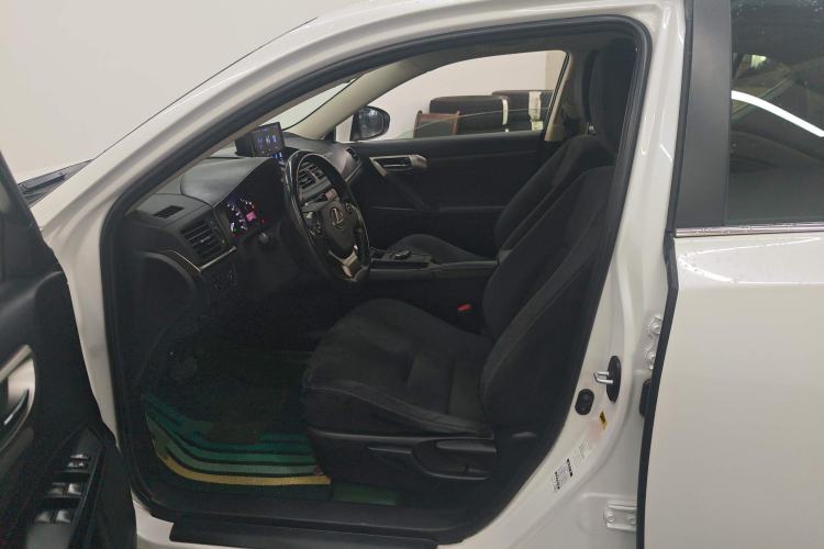 Used Lexus CT 2014 CT200h Elite Edition Monochrome Left Front Seat