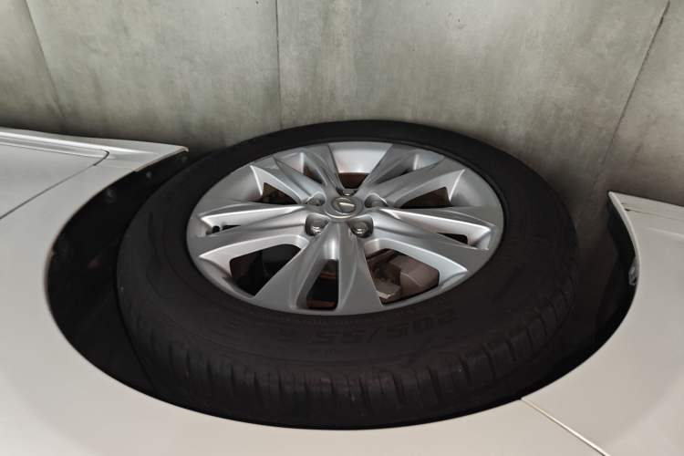 Used Lexus CT 2014 CT200h Comfort Edition Monochrome Left Front Wheel Hub