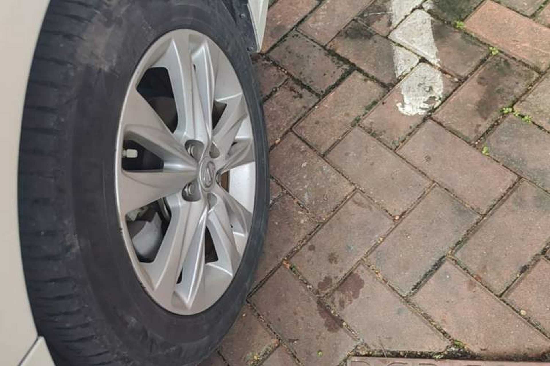 Used Lexus CT 2014 CT200h Elite Edition Monochrome Left Front Wheel Hub