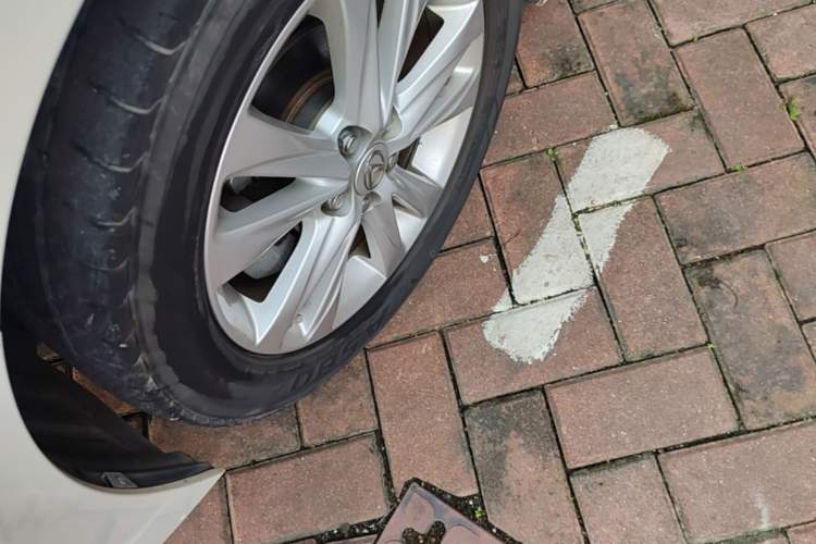 Used Lexus CT 2014 CT200h Elite Edition Monochrome Left Front Wheel Hub