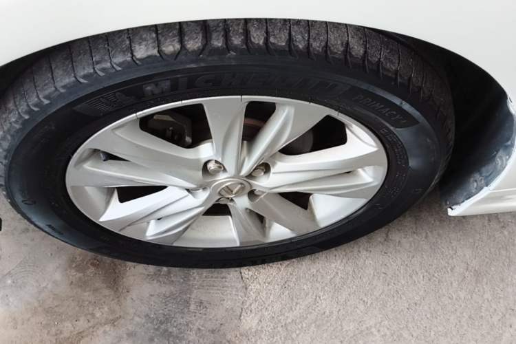 Used Lexus CT 2014 CT200h Elite Edition Monochrome Left Front Wheel Hub