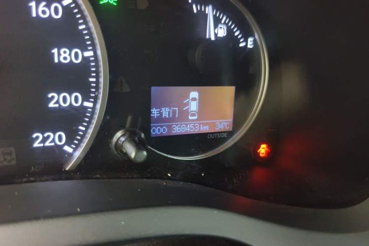 Used Lexus CT 2014 CT200h Comfort Edition Monochrome Odometer Close Up