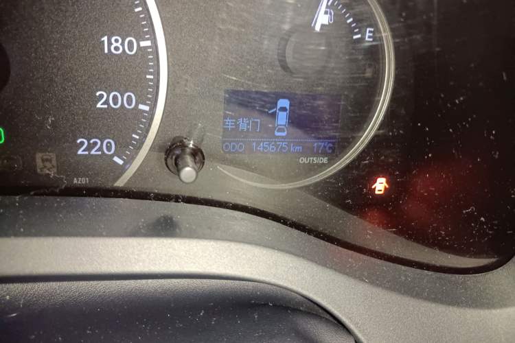 Used Lexus CT 2014 CT200h Comfort Edition Monochrome Odometer Close Up