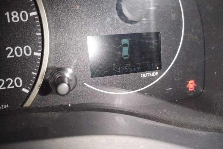 Used Lexus CT 2014 CT200h Elite Edition Monochrome Odometer Close Up