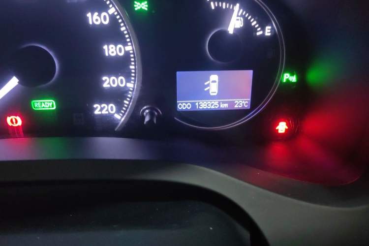 Used Lexus CT 2014 CT200h Comfort Edition Monochrome Odometer Close Up