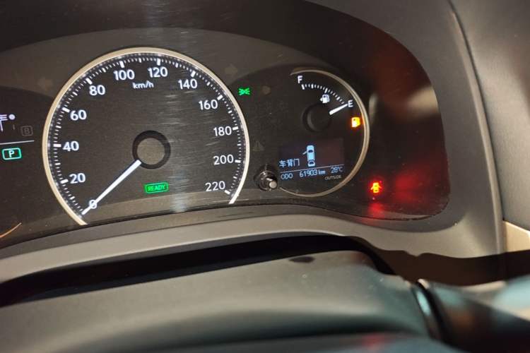 Used Lexus CT 2014 CT200h Elite Edition Monochrome Odometer Close Up