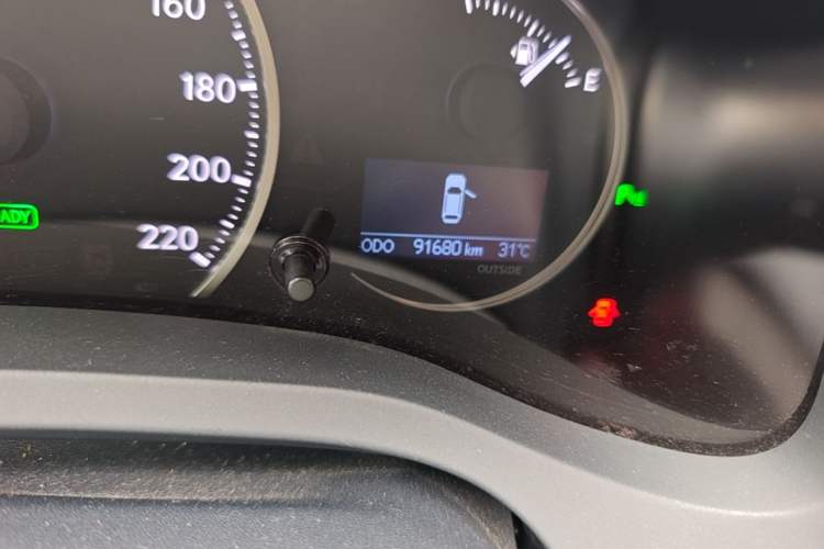 Used Lexus CT 2014 CT200h Comfort Edition Monochrome Odometer Close Up