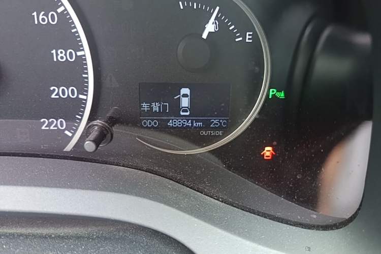 Used Lexus CT 2014 CT200h Comfort Edition Monochrome Odometer Close Up
