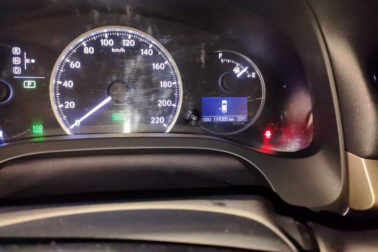 Used Lexus CT 2014 CT200h Elite Edition Monochrome Odometer Close Up