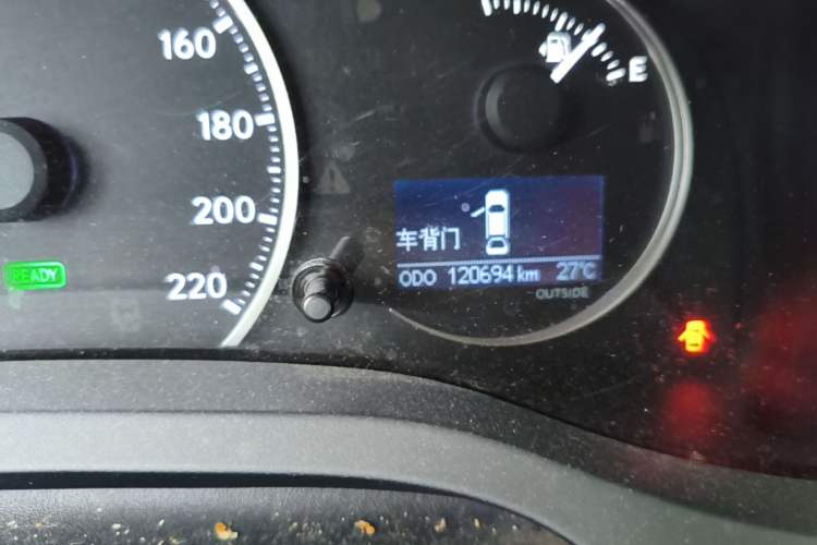 Used Lexus CT 2014 CT200h Comfort Edition Monochrome Odometer Close Up