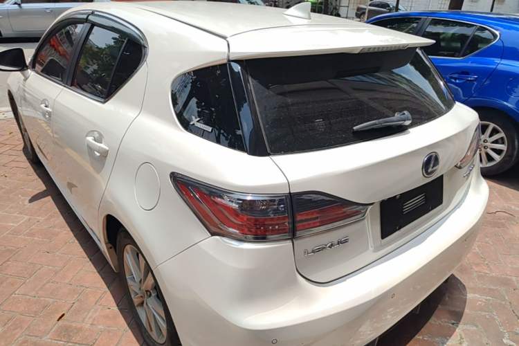Used Lexus CT 2014 CT200h Comfort Edition Monochrome Rear Left 45 Deg