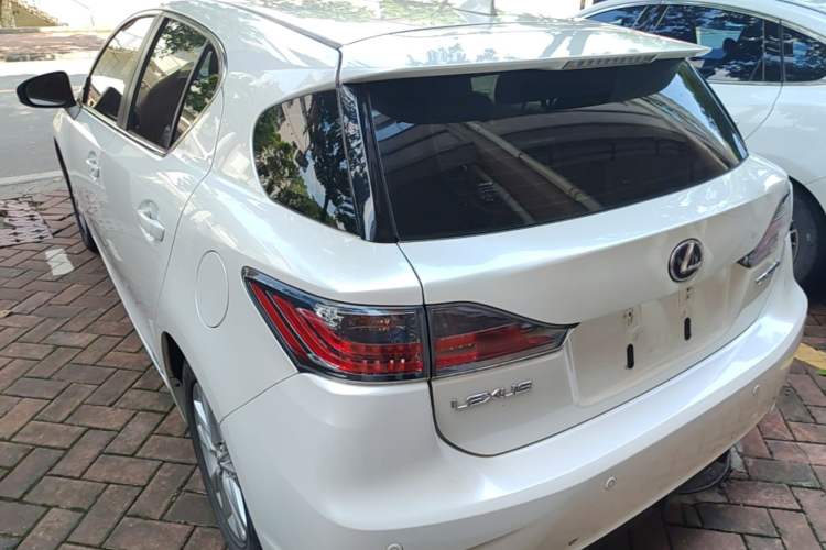 Used Lexus CT 2014 CT200h Elite Edition Monochrome Rear Left 45 Deg