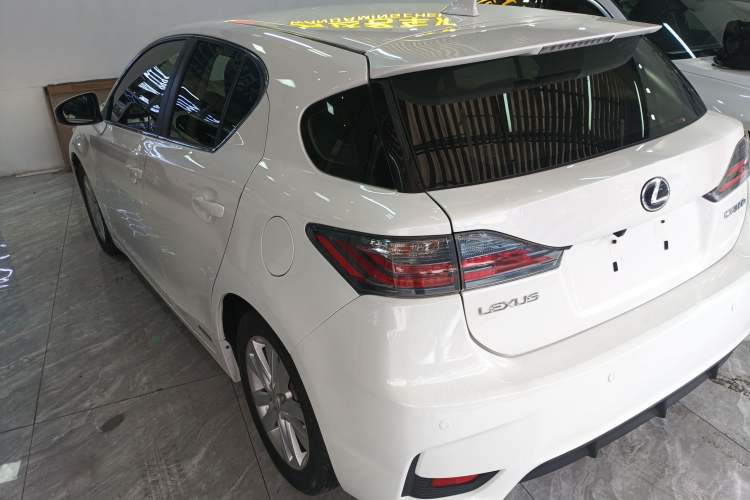 Used Lexus CT 2014 CT200h Elite Edition Monochrome Rear Left 45 Deg