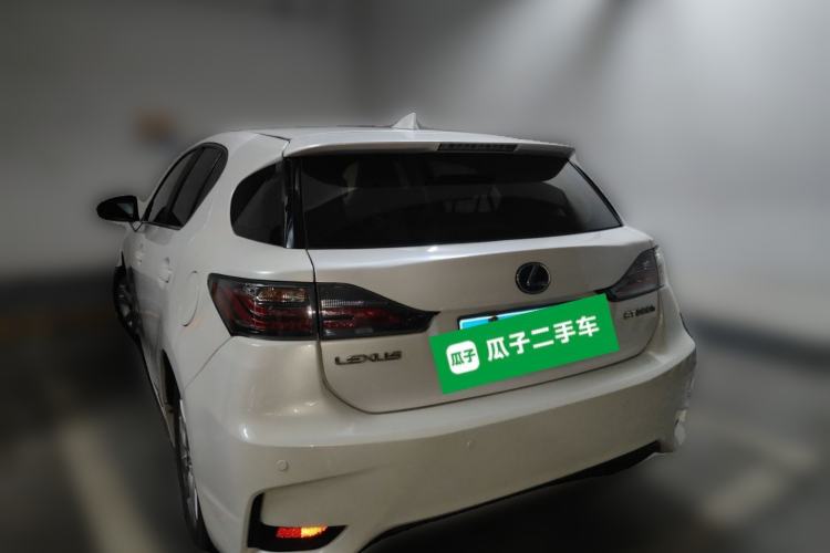 Used Lexus CT 2014 CT200h Elite Edition Monochrome Rear Left 45 Deg