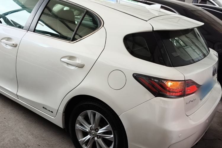 Used Lexus CT 2014 CT200h Elite Edition Monochrome Rear Left 45 Deg