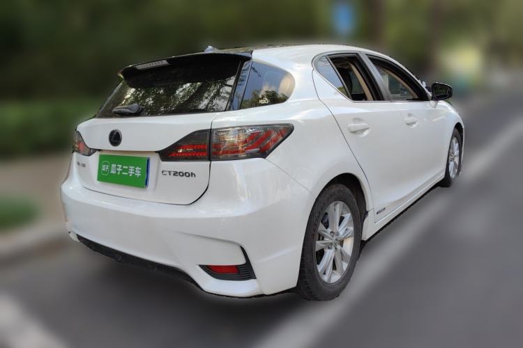 Used Lexus CT 2014 CT200h Comfort Edition Two-Tone Rear Right 45 Deg