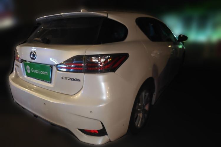 Used Lexus CT 2014 CT200h Comfort Edition Two-Tone Rear Right 45 Deg