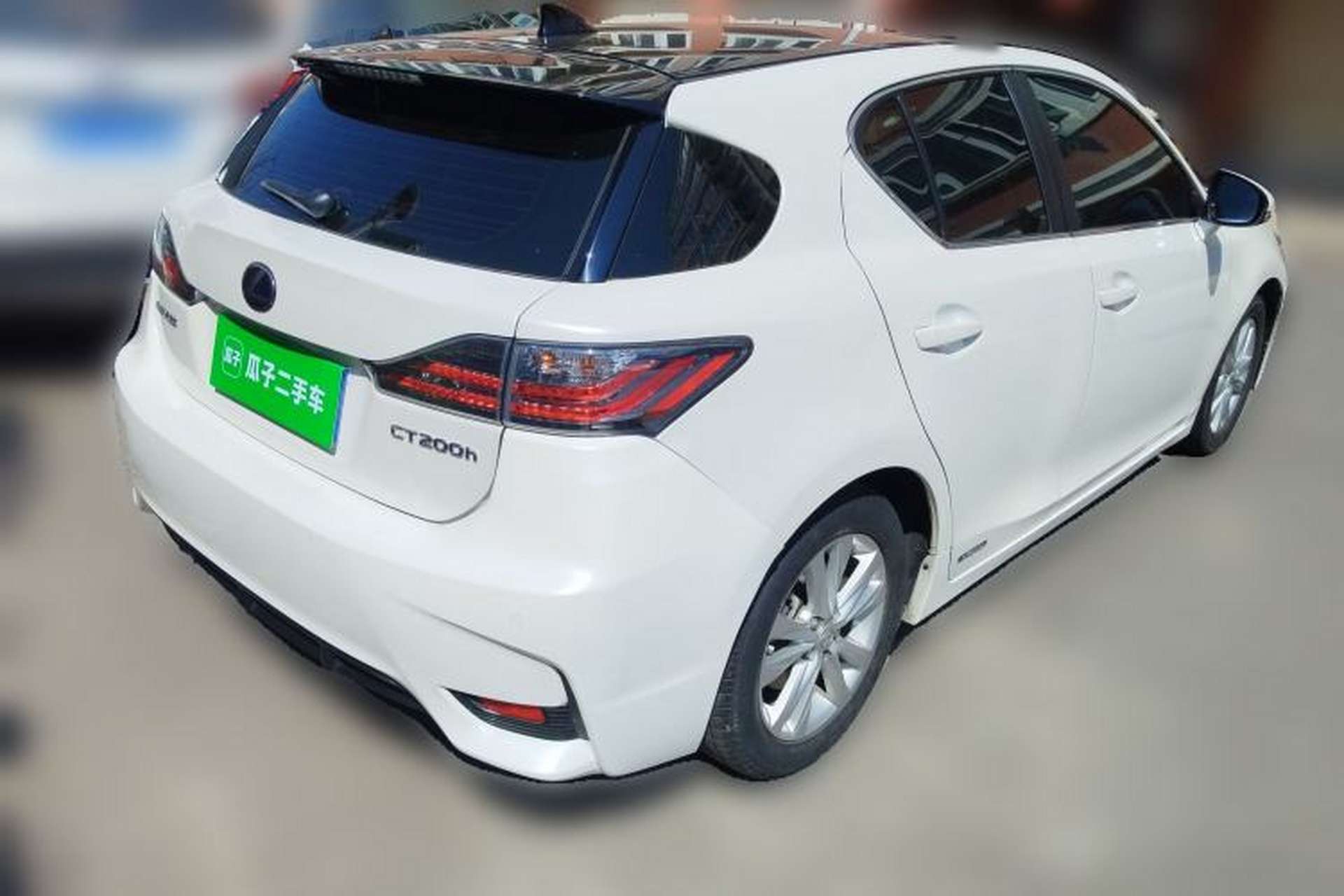Used Lexus CT 2014 CT200h Comfort Edition Two-Tone Rear Right 45 Deg