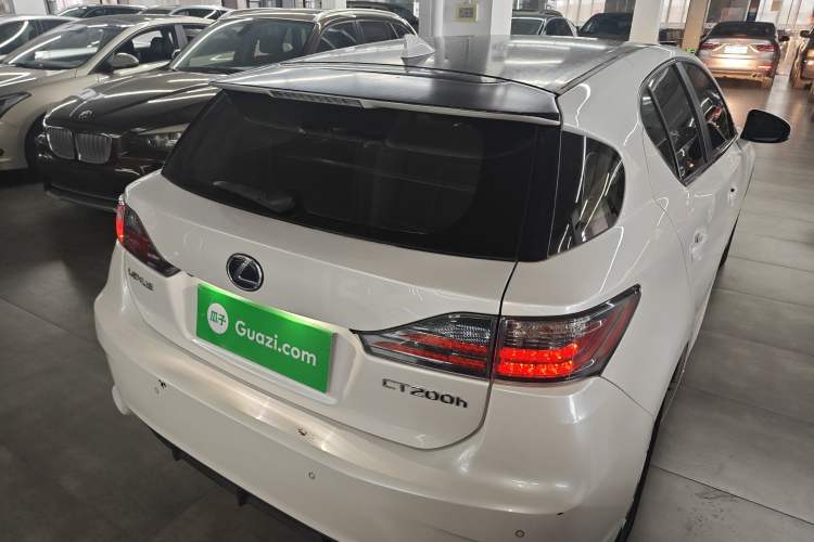 Used Lexus CT 2014 CT200h Comfort Edition Monochrome Rear Right 45 Deg