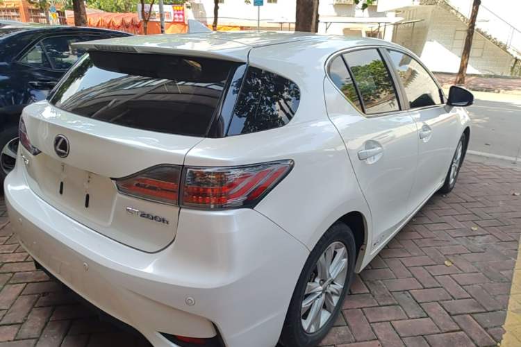 Used Lexus CT 2014 CT200h Elite Edition Monochrome Rear Right 45 Deg
