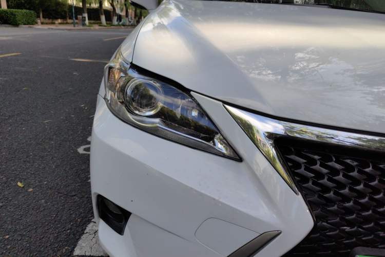 Used Lexus CT 2014 CT200h Comfort Edition Two-Tone Right Front Headlight
