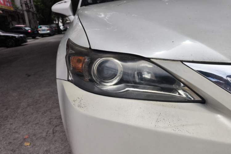 Used Lexus CT 2014 CT200h Comfort Edition Two-Tone Right Front Headlight