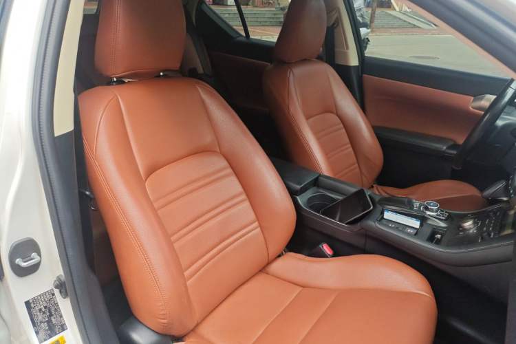 Used Lexus CT 2014 CT200h Elite Edition Monochrome Right Front Seat