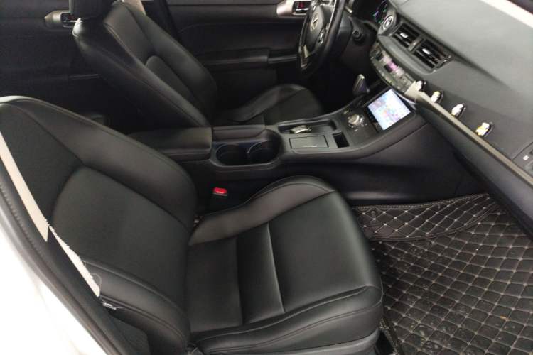 Used Lexus CT 2014 CT200h Elite Edition Monochrome Right Front Seat
