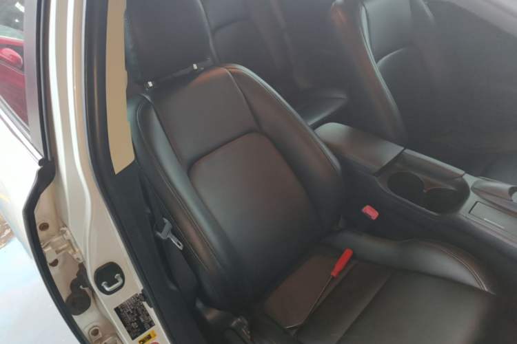 Used Lexus CT 2014 CT200h Comfort Edition Monochrome Right Front Seat