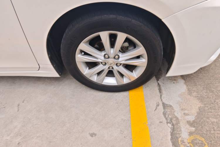 Used Lexus CT 2014 CT200h Elite Edition Monochrome Right Front Wheel Hub