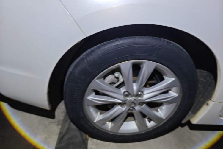 Used Lexus CT 2014 CT200h Elite Edition Monochrome Right Front Wheel Hub