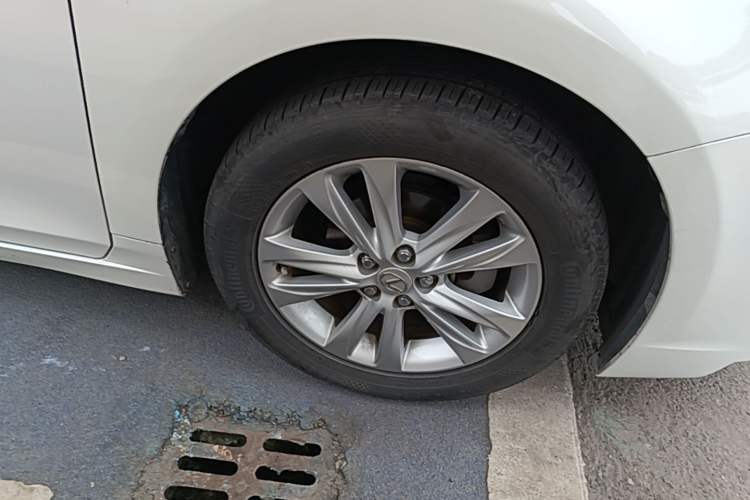 Used Lexus CT 2014 CT200h Comfort Edition Monochrome Right Front Wheel Hub