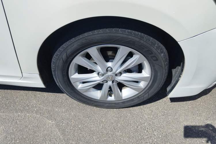 Used Lexus CT 2014 CT200h Comfort Edition Two-Tone Right Front Wheel Hub