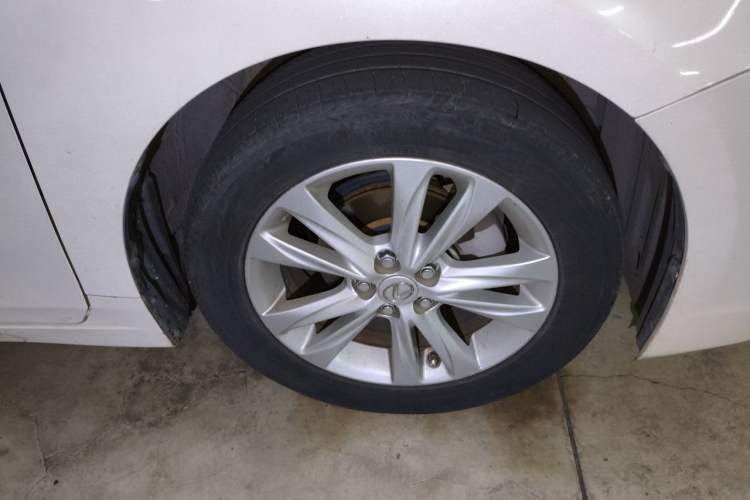 Used Lexus CT 2014 CT200h Comfort Edition Monochrome Right Front Wheel Hub