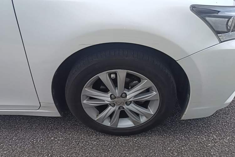 Used Lexus CT 2014 CT200h Elite Edition Monochrome Right Front Wheel Hub