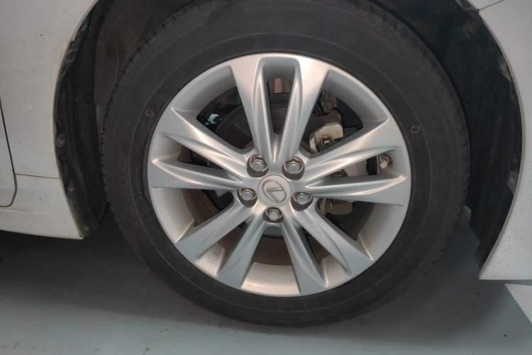 Used Lexus CT 2014 CT200h Comfort Edition Monochrome Right Front Wheel Hub