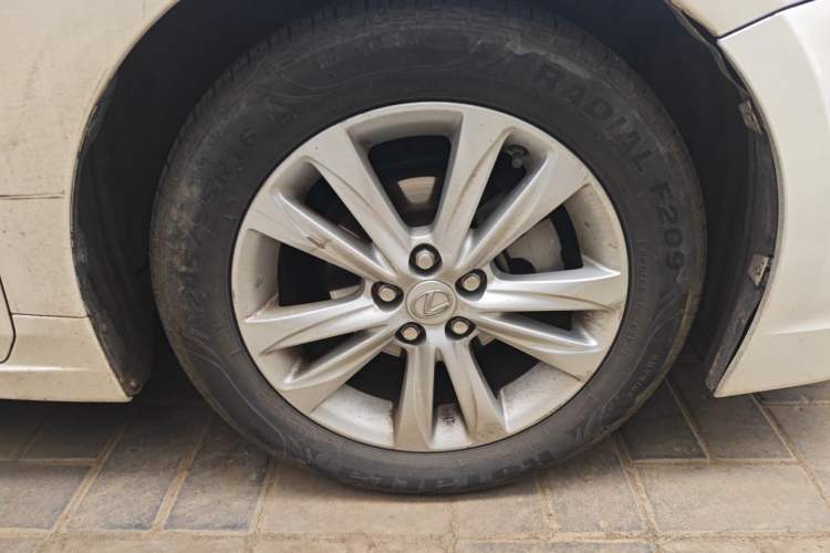 Used Lexus CT 2014 CT200h Comfort Edition Monochrome Right Front Wheel Hub