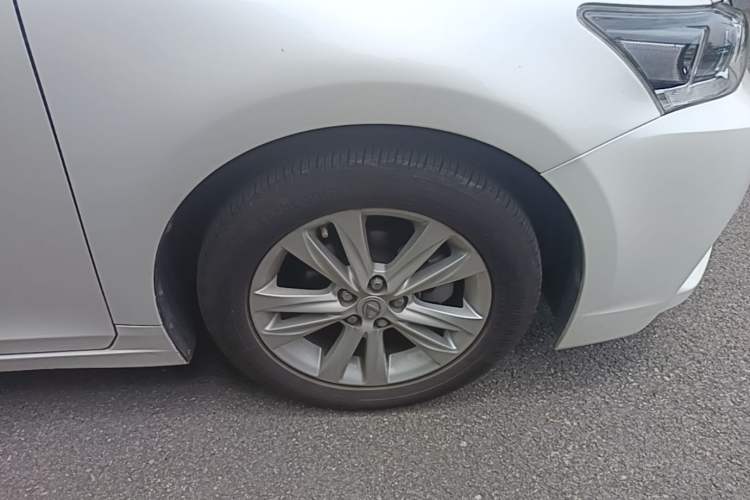 Used Lexus CT 2014 CT200h Comfort Edition Monochrome Right Front Wheel Hub