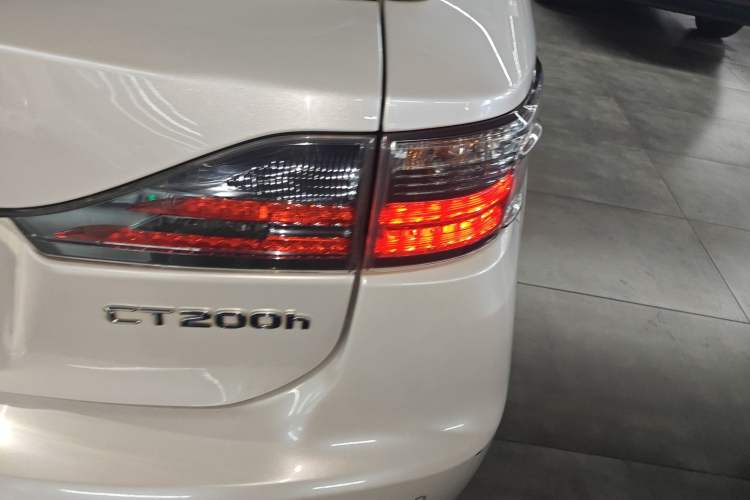 Used Lexus CT 2014 CT200h Comfort Edition Monochrome Right Rear Taillight