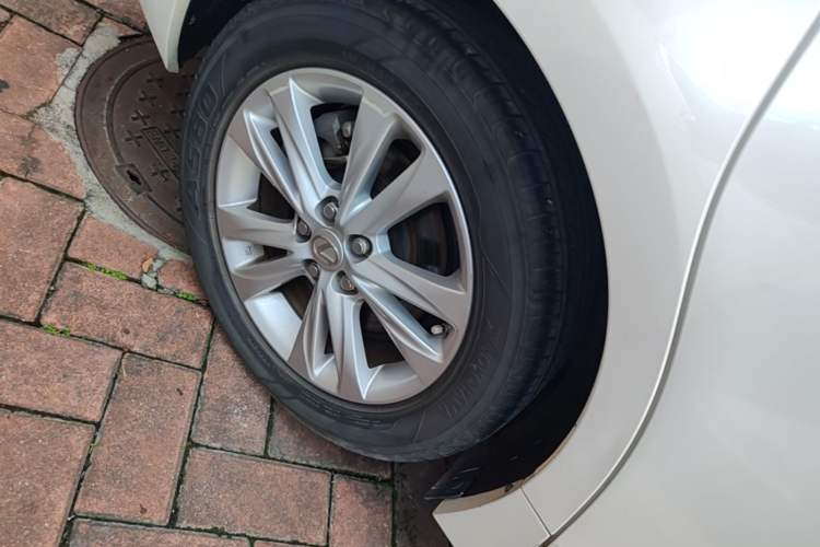 Used Lexus CT 2014 CT200h Elite Edition Monochrome Right Rear Wheel Hub