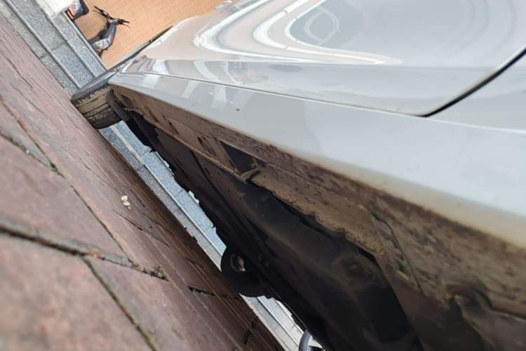 Used Lexus CT 2014 CT200h Elite Edition Monochrome Right Side Sill