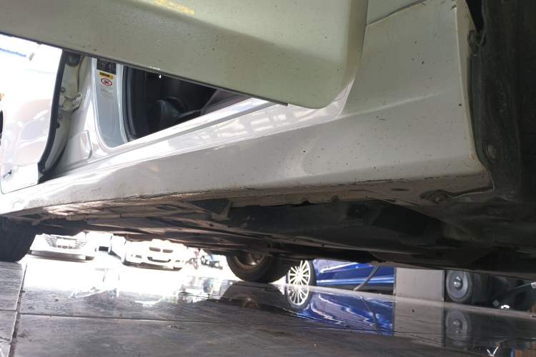 Used Lexus CT 2014 CT200h Elite Edition Monochrome Right Side Sill
