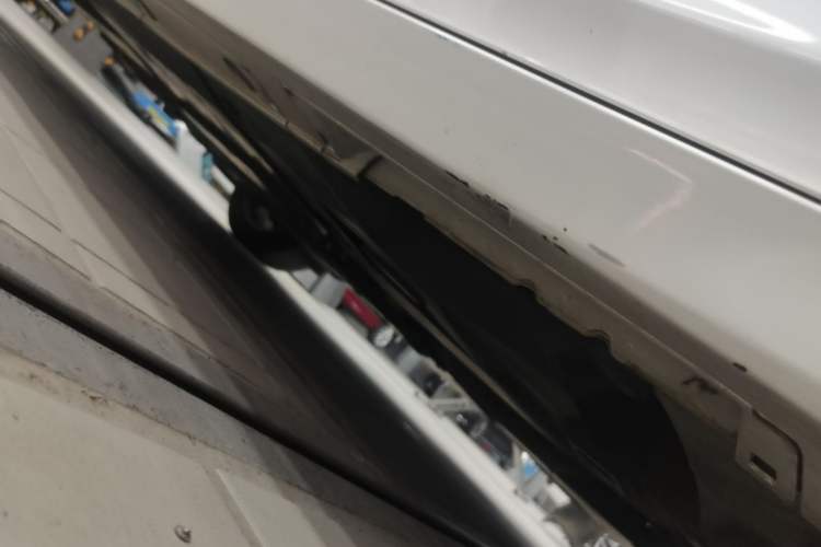 Used Lexus CT 2014 CT200h Comfort Edition Monochrome Right Side Sill