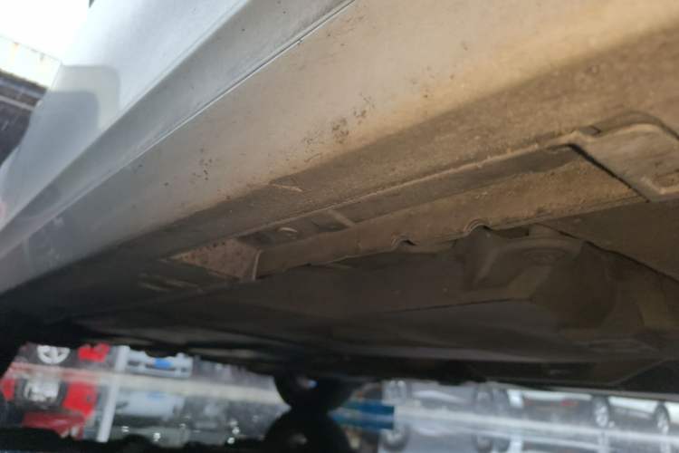 Used Lexus CT 2014 CT200h Comfort Edition Monochrome Right Side Sill