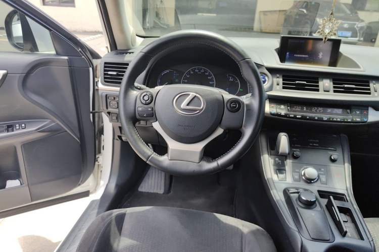 Used Lexus CT 2014 CT200h Comfort Edition Monochrome Steering Wheel