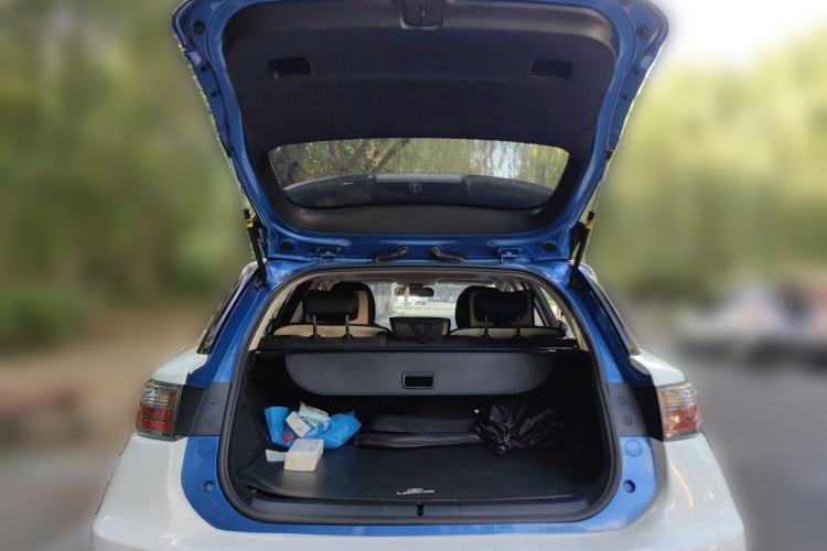 Used Lexus CT 2014 CT200h Comfort Edition Two-Tone Trunk