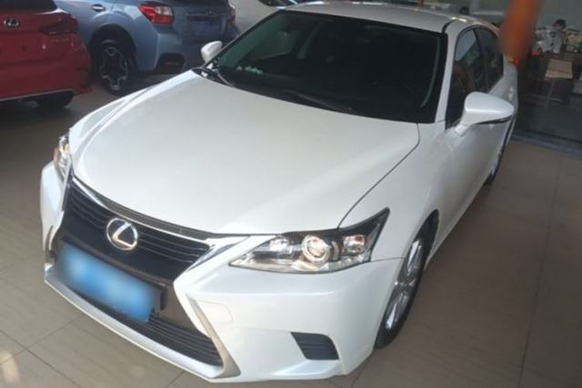 Używany Lexus CT 2014 CT200h Elite Edition Monochrome
