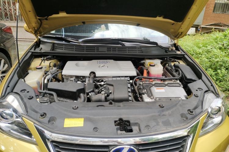 Used Lexus CT 2014 CT200h Elite Edition Monochrome Engine Bay